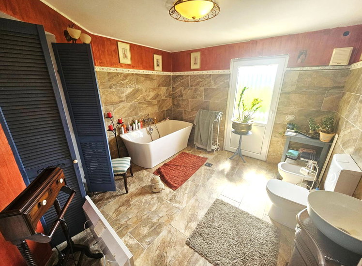 Lokacija: Obalno - kraška, Koper, Loka