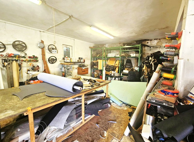 Lokacija: Obalno - kraška, Koper, Loka