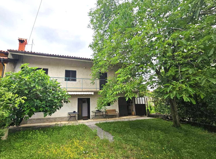Lokacija: Obalno - kraška, Komen, Gorjansko