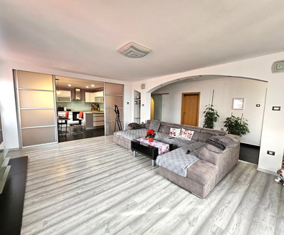 Lokacija: Obalno - kraška, Koper, Hrvatini