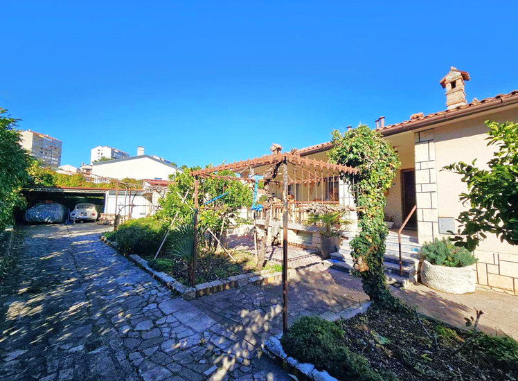 Lokacija: Obalno - kraška, Koper, Semedela