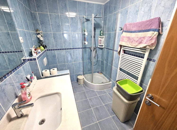 Lokacija: Obalno - kraška, Koper, Hrvatini