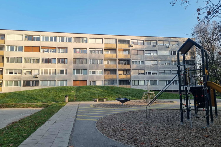 Location: Savinjska, Celje, Otok
