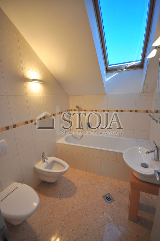 Location: Ljubljana City, Šiška, Tacen