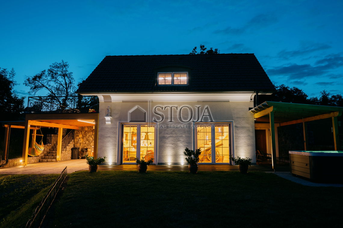 Location: Southeast Slovenia, Škocjan