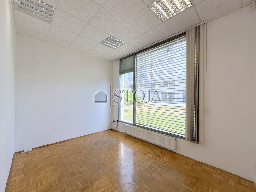 Location: Ljubljana City, Bežigrad, Bežigrajski dvor