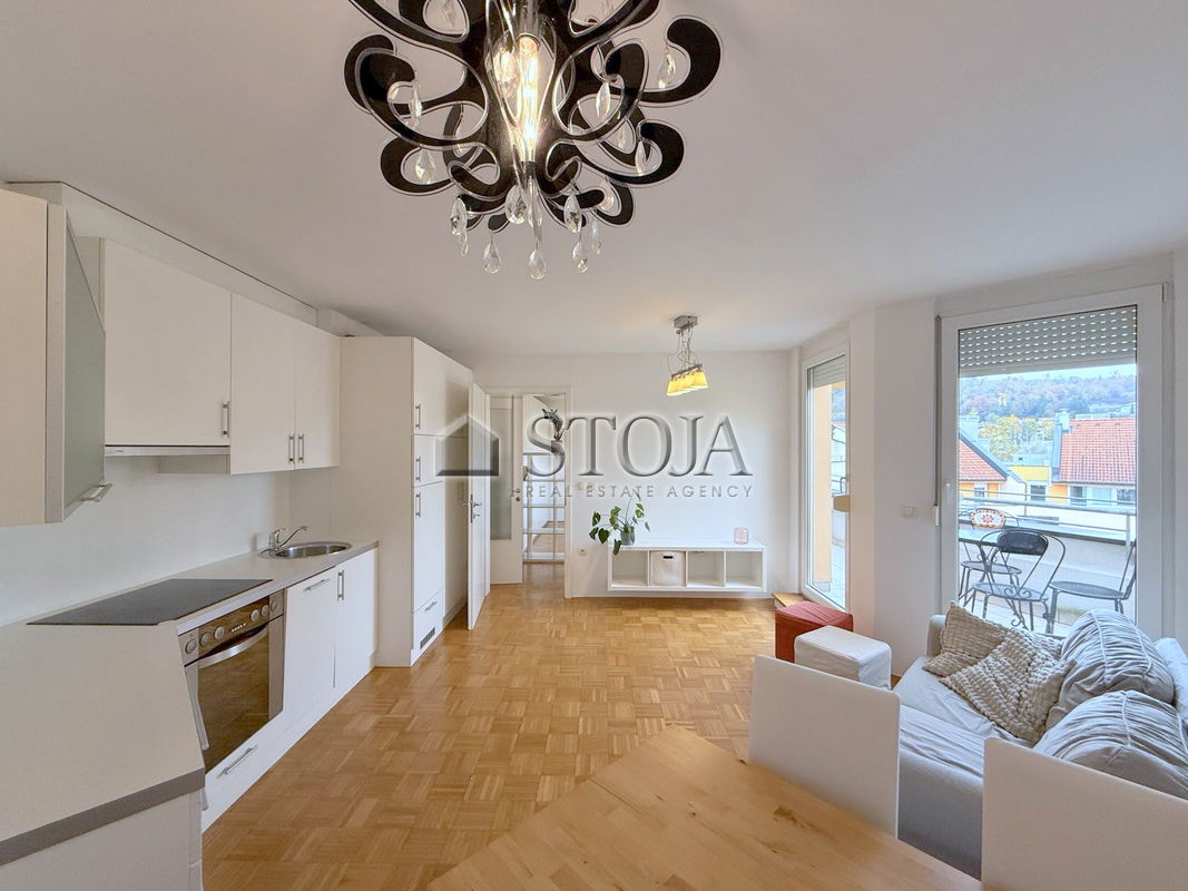 Lokacija: Ljubljana okolica, Grosuplje, Grosuplje