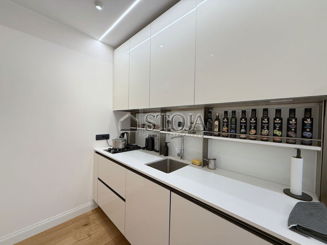 Lokacija: Ljubljana mesto, Center, Center