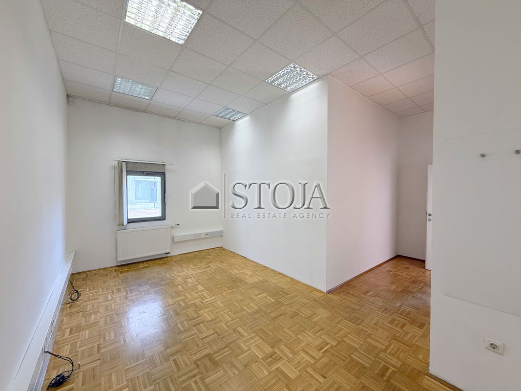 Location: Ljubljana City, Bežigrad, Bežigrajski dvor