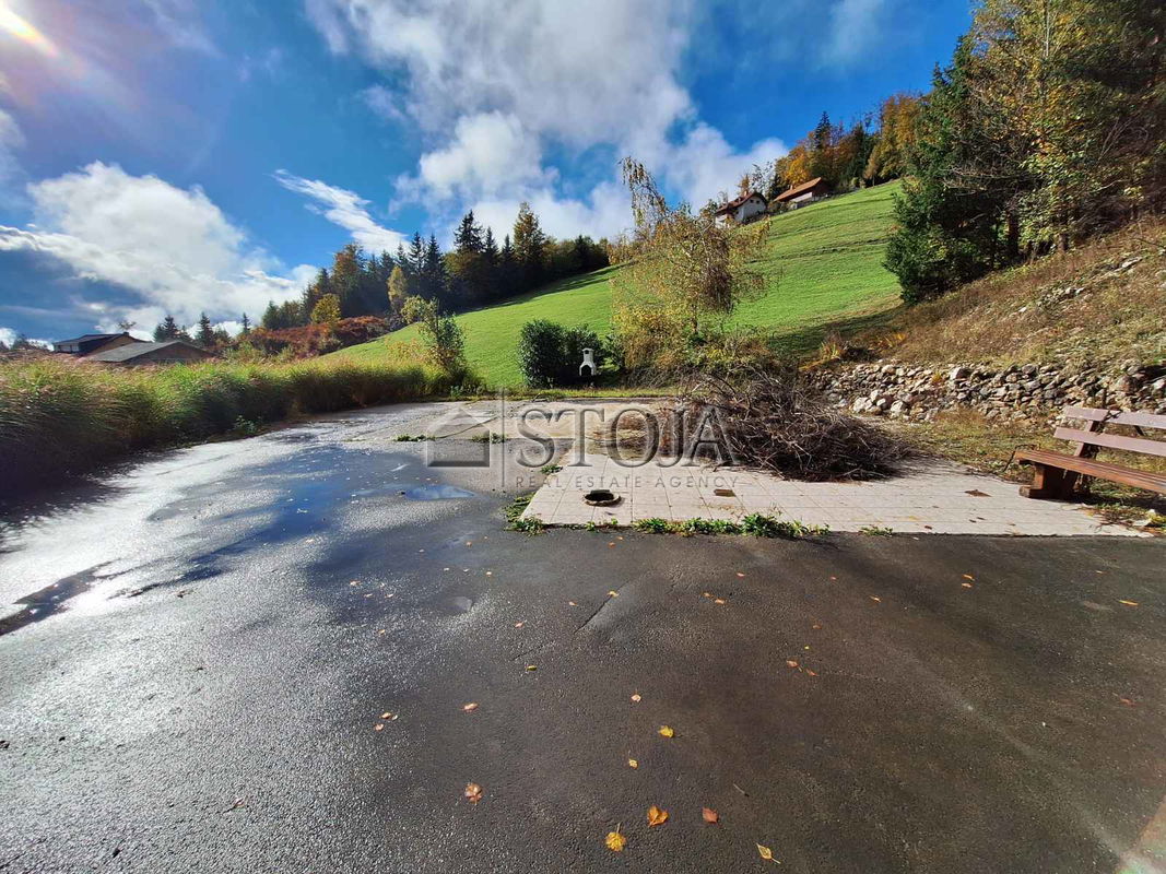 Lokacija: Ljubljana okolica, Kamnik, Podhruška