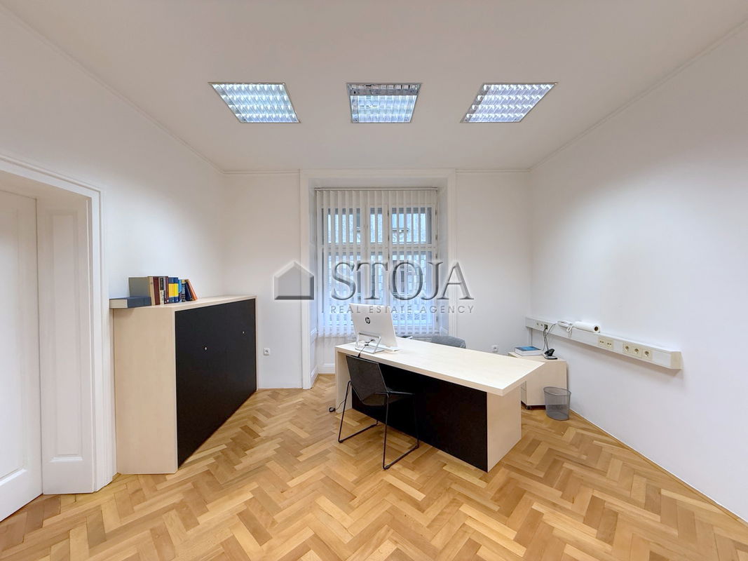 Lokacija: Ljubljana mesto, Center, Center