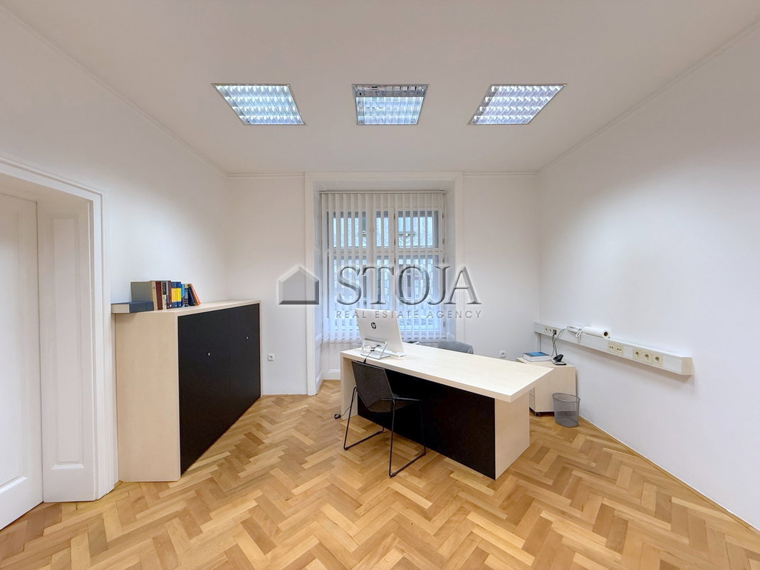 Lokacija: Ljubljana mesto, Center, Center