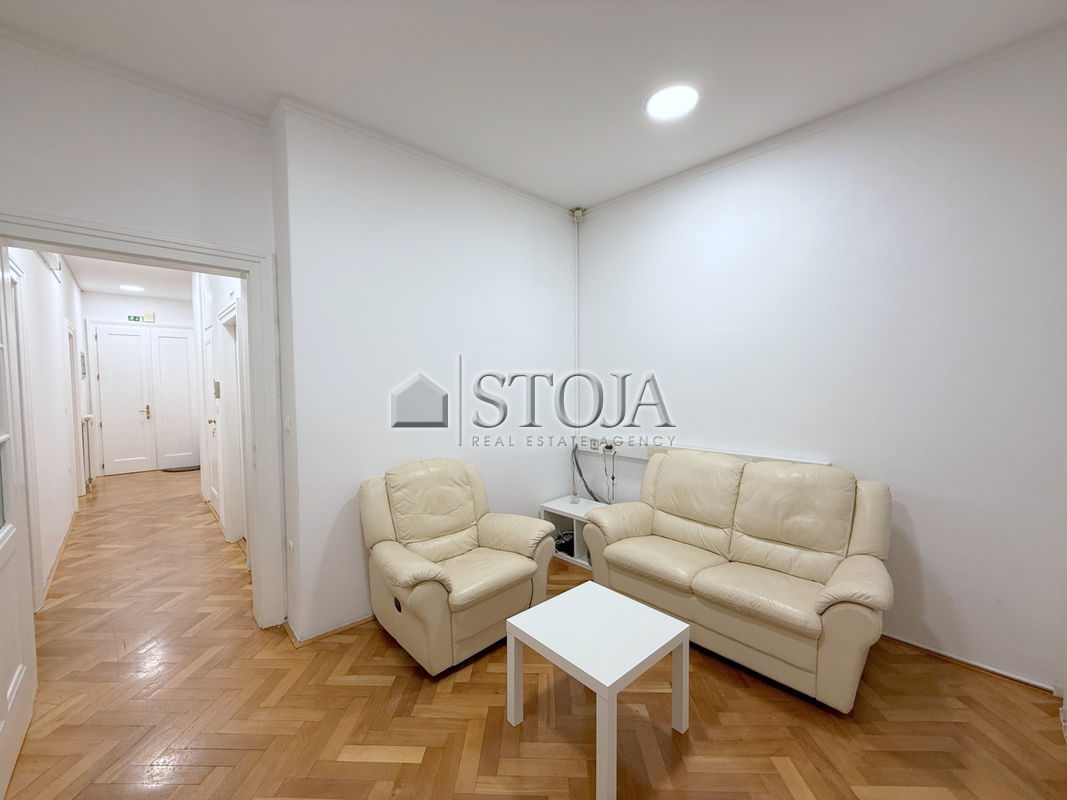 Lokacija: Ljubljana mesto, Center, Center