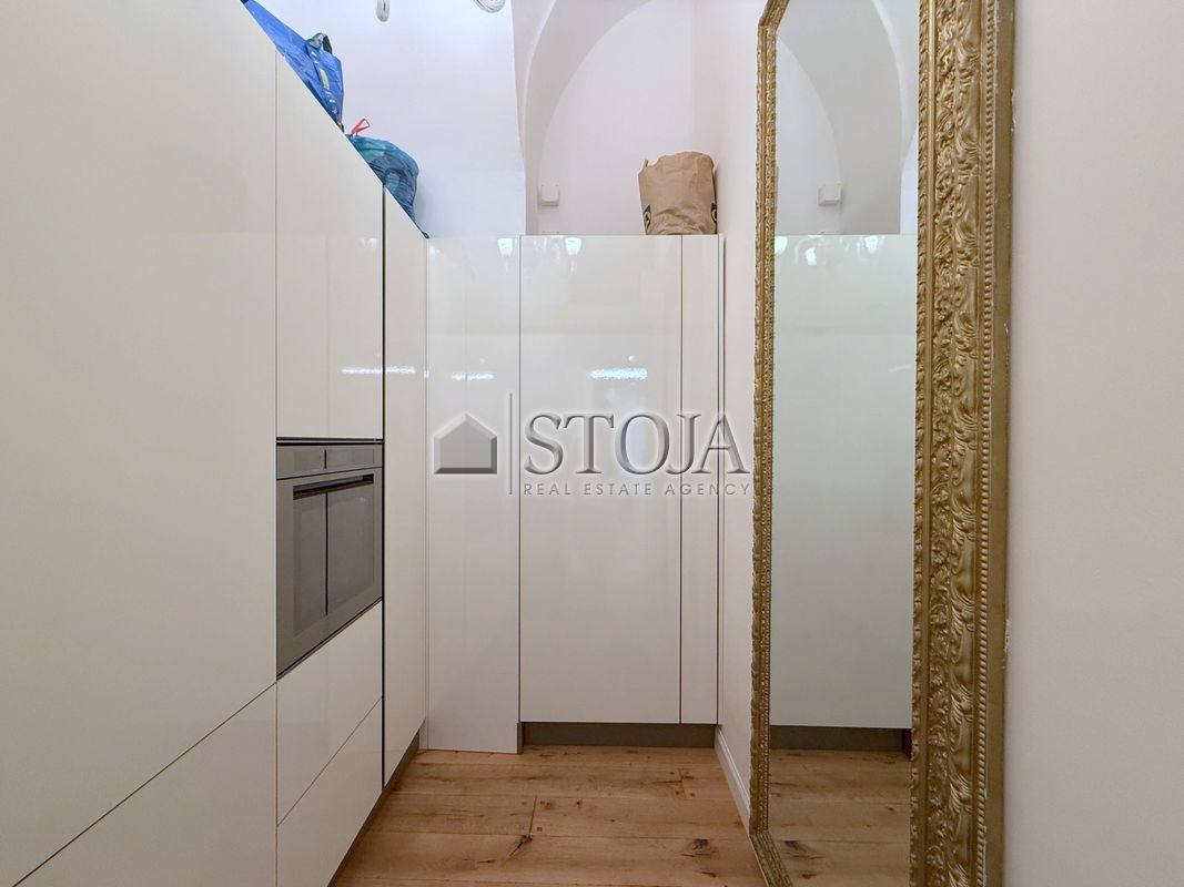 Lokacija: Ljubljana mesto, Center, Center