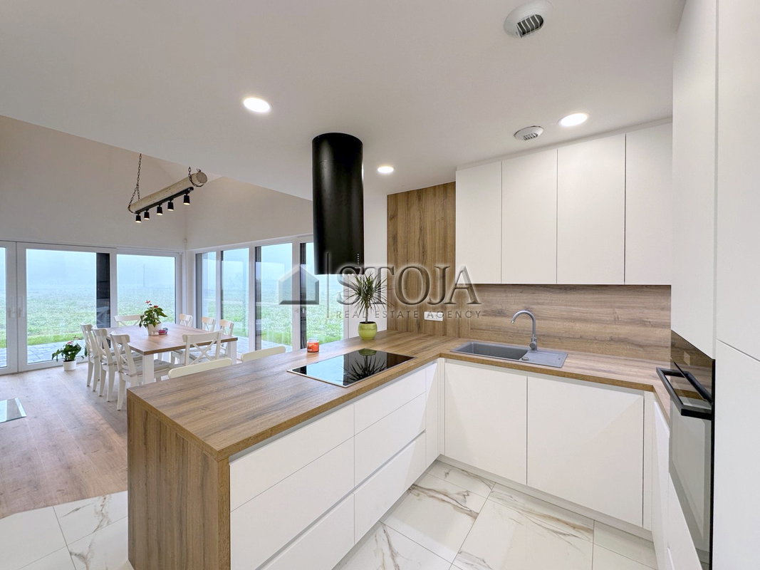 Lokacija: Ljubljana okolica, Vodice, Vodice