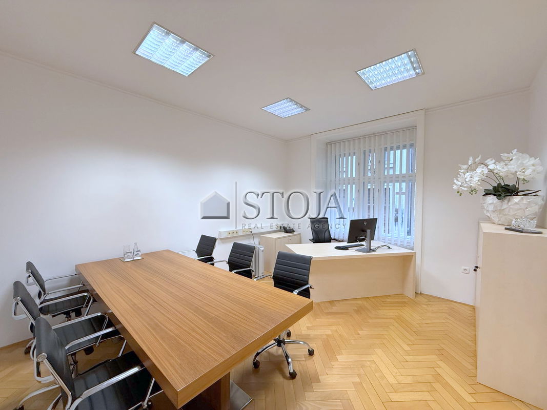 Lokacija: Ljubljana mesto, Center, Center
