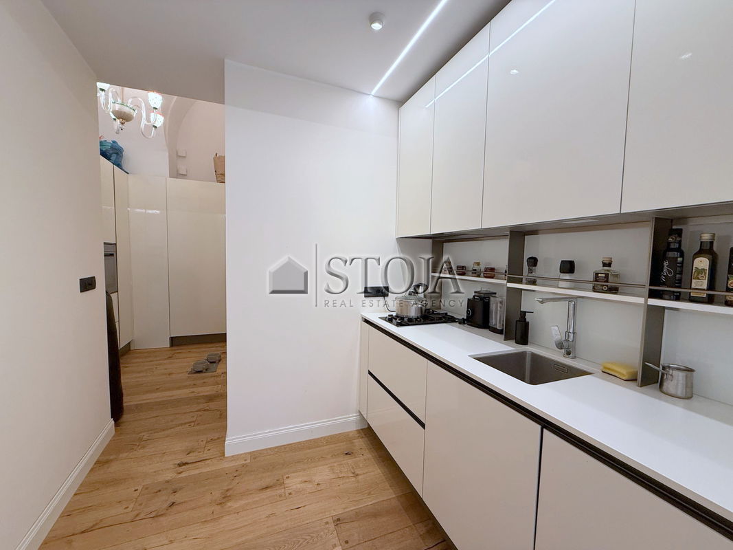 Lokacija: Ljubljana mesto, Center, Center