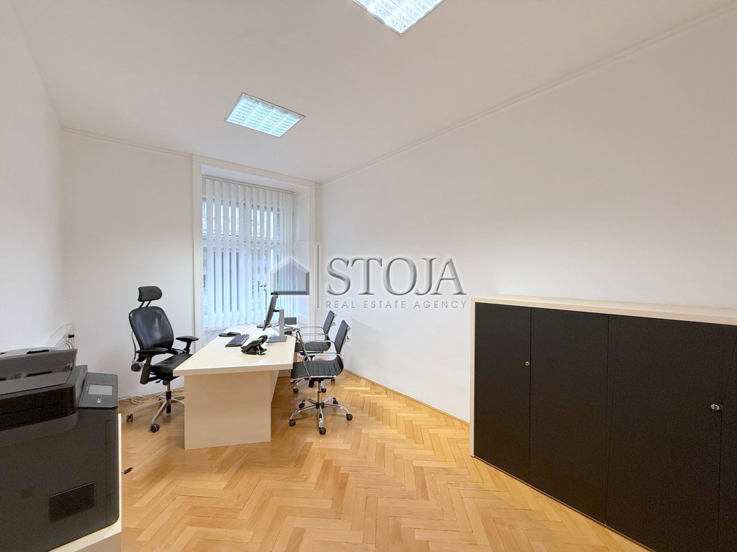 Lokacija: Ljubljana mesto, Center, Center