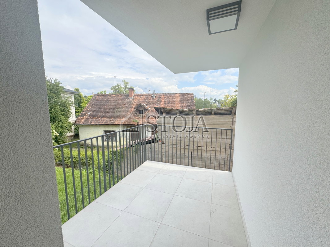 Lokacija: Ljubljana mesto, Vič-Rudnik, Trnovo