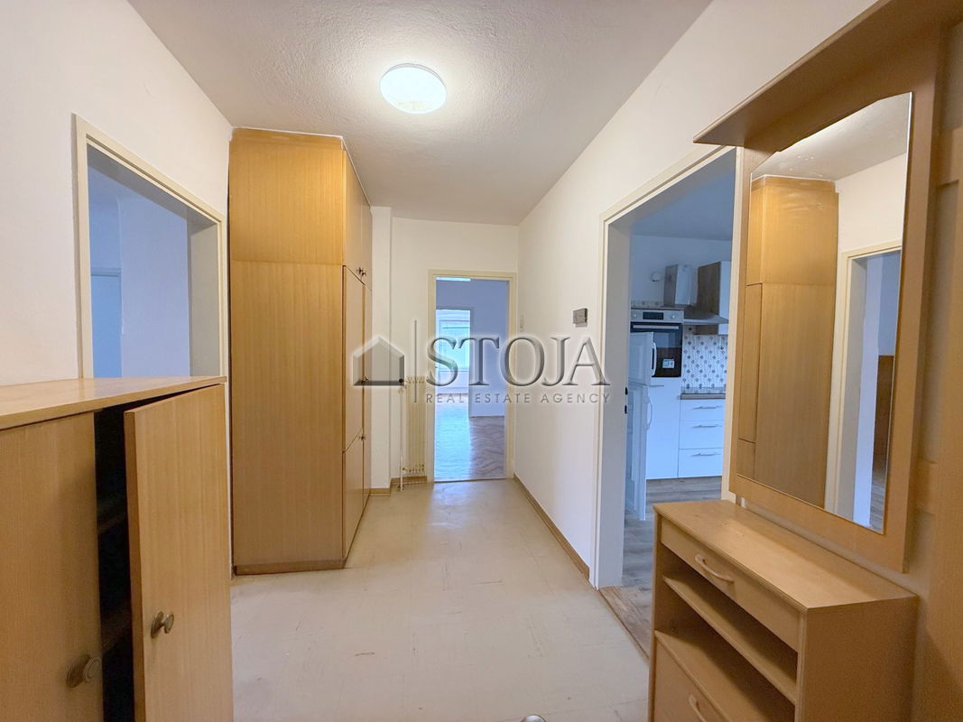 Lokacija: Ljubljana okolica, Vrhnika, Vrhnika