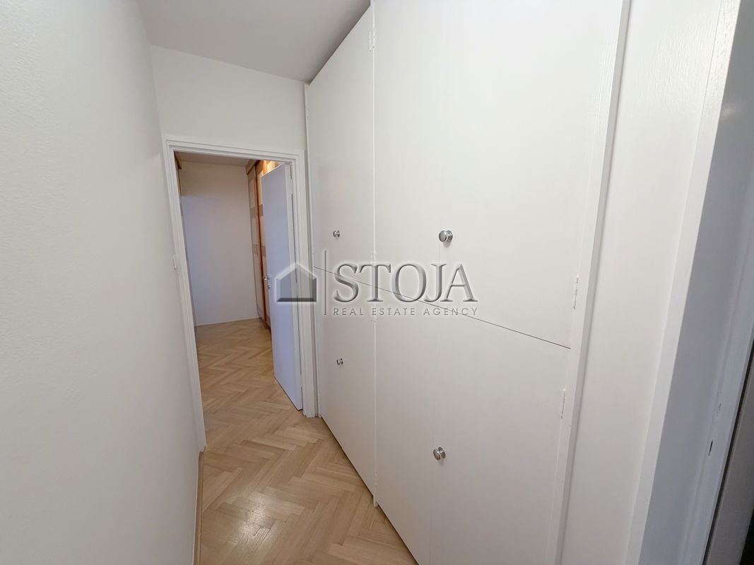 Lokacija: Ljubljana mesto, Center, Center