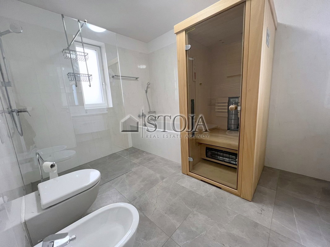 Lokacija: Ljubljana mesto, Šiška, Šentvid