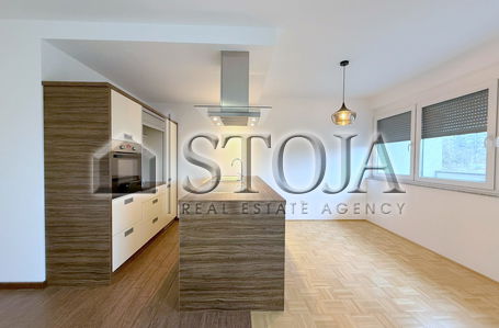 Location: Ljubljana City, Moste-Polje, Polje