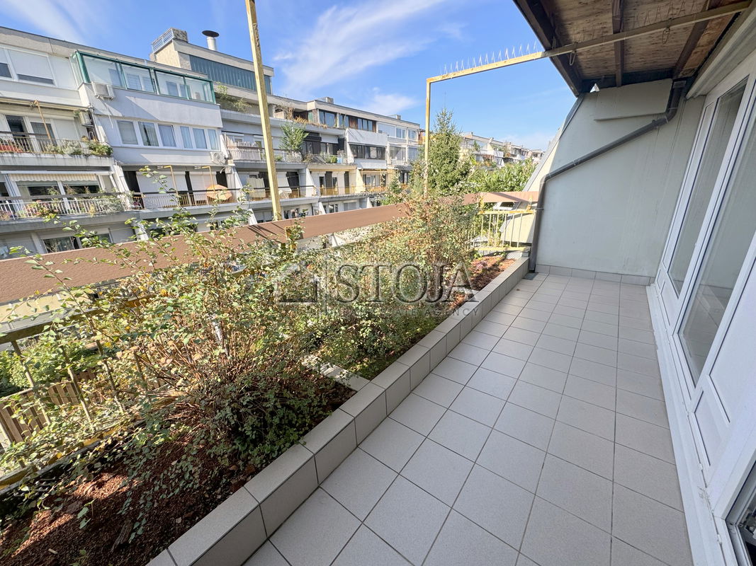 Lokacija: Ljubljana mesto, Šiška, Koseze