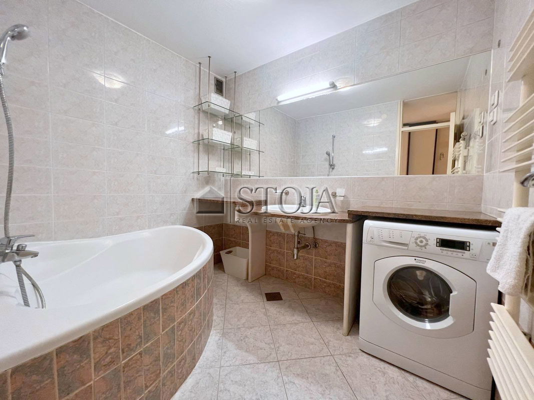 Lokacija: Ljubljana mesto, Center, Center