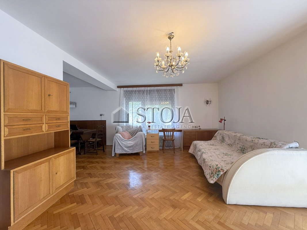 Lokacija: Ljubljana mesto, Šiška, Šiška