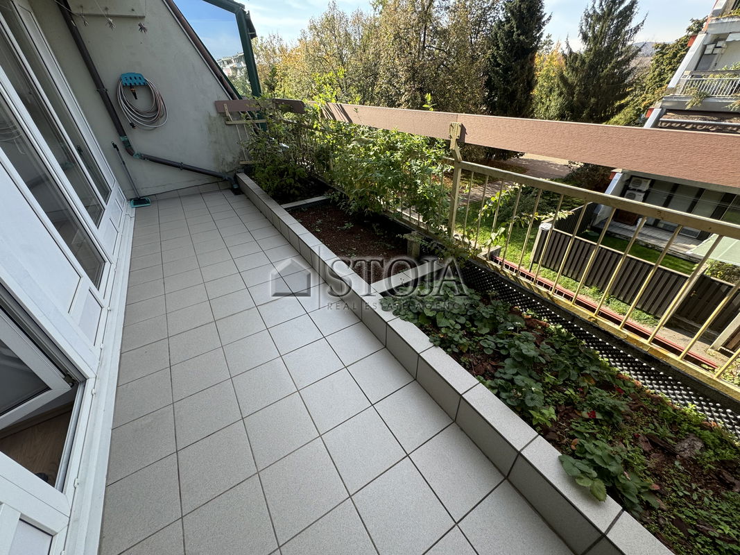 Lokacija: Ljubljana mesto, Šiška, Koseze