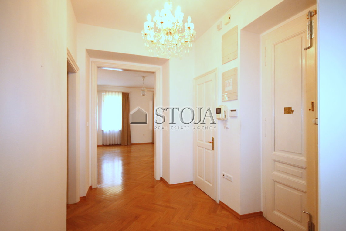 Location: Ljubljana mesto, Center, Center