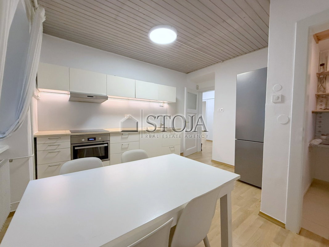 Lokacija: Ljubljana mesto, Šiška, Šiška