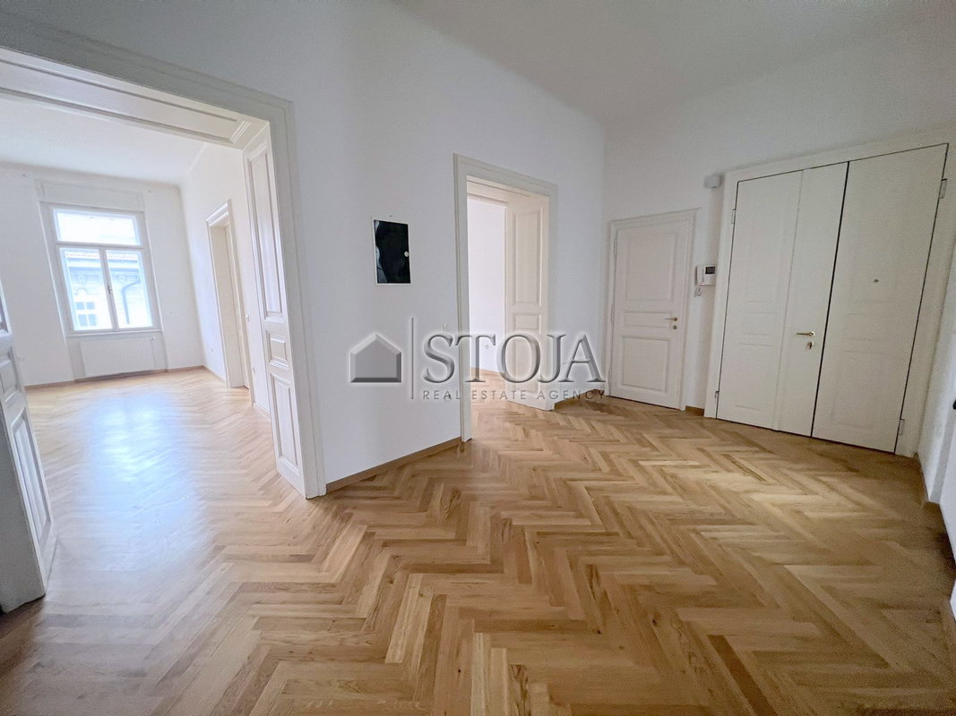 Location: Ljubljana mesto, Center, Center