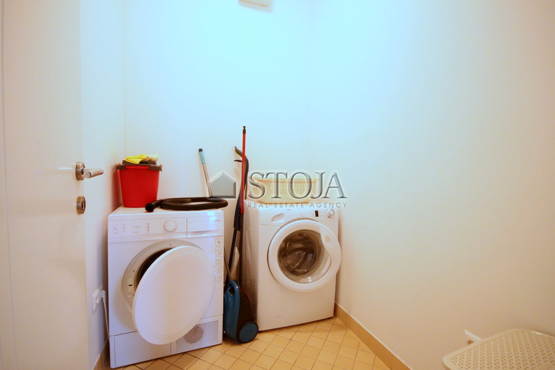 Lokacija: Ljubljana mesto, Center, Center