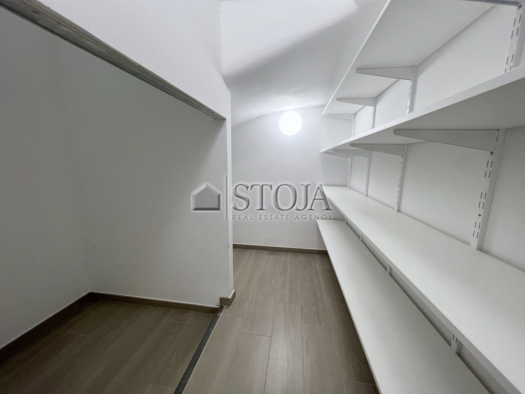 Lokacija: Ljubljana mesto, Šiška, Šentvid