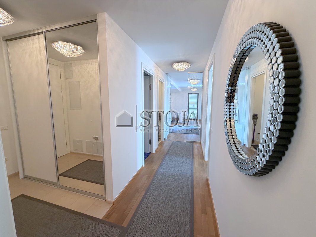 Lokacija: Ljubljana mesto, Center, Center