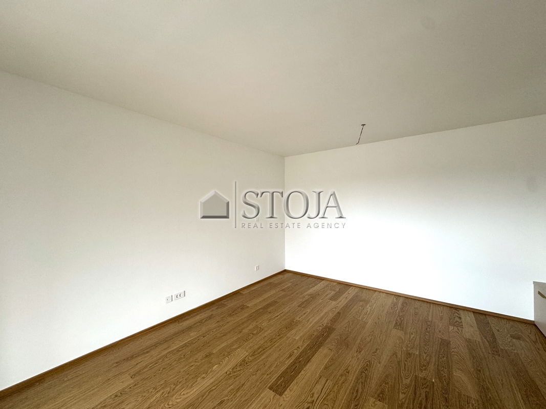 Lokacija: Ljubljana okolica, Vrhnika, Vrhnika