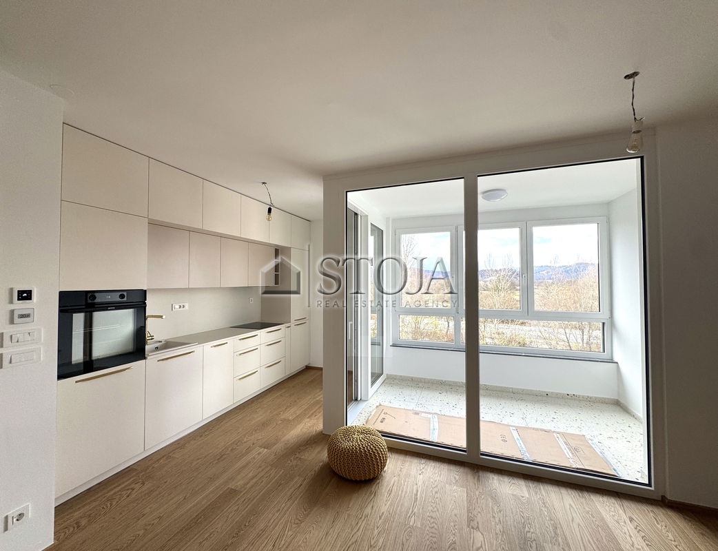 Lokacija: Ljubljana okolica, Vrhnika, Vrhnika