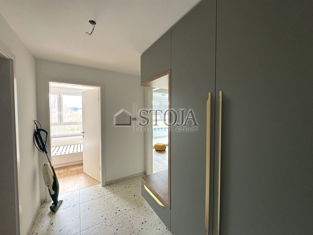 Lokacija: Ljubljana okolica, Vrhnika, Vrhnika