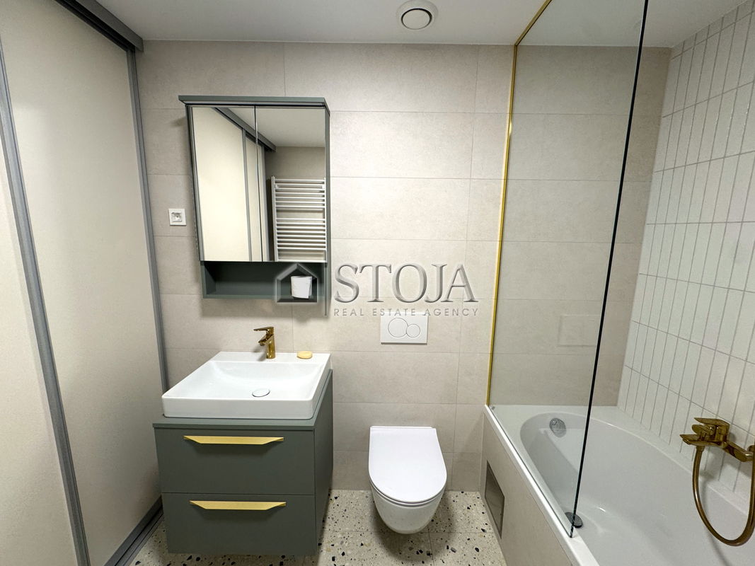 Lokacija: Ljubljana okolica, Vrhnika, Vrhnika