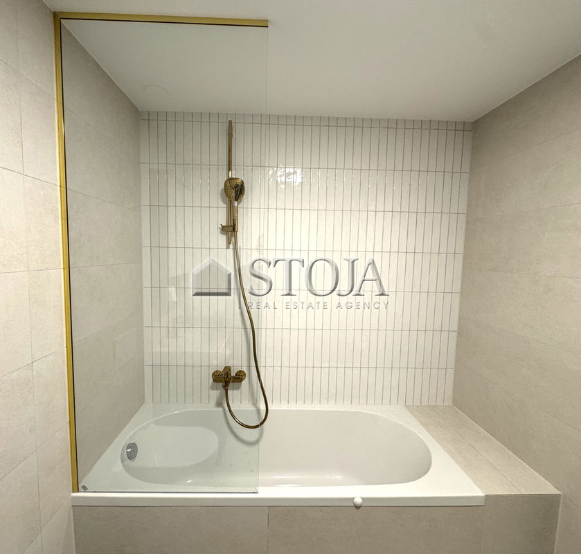 Lokacija: Ljubljana okolica, Vrhnika, Vrhnika