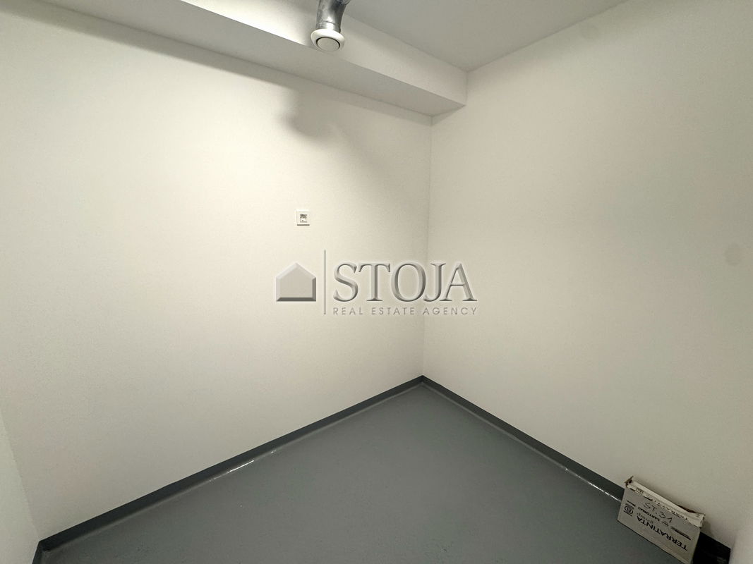 Lokacija: Ljubljana okolica, Vrhnika, Vrhnika