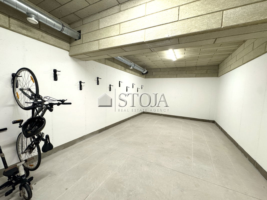 Lokacija: Ljubljana okolica, Vrhnika, Vrhnika