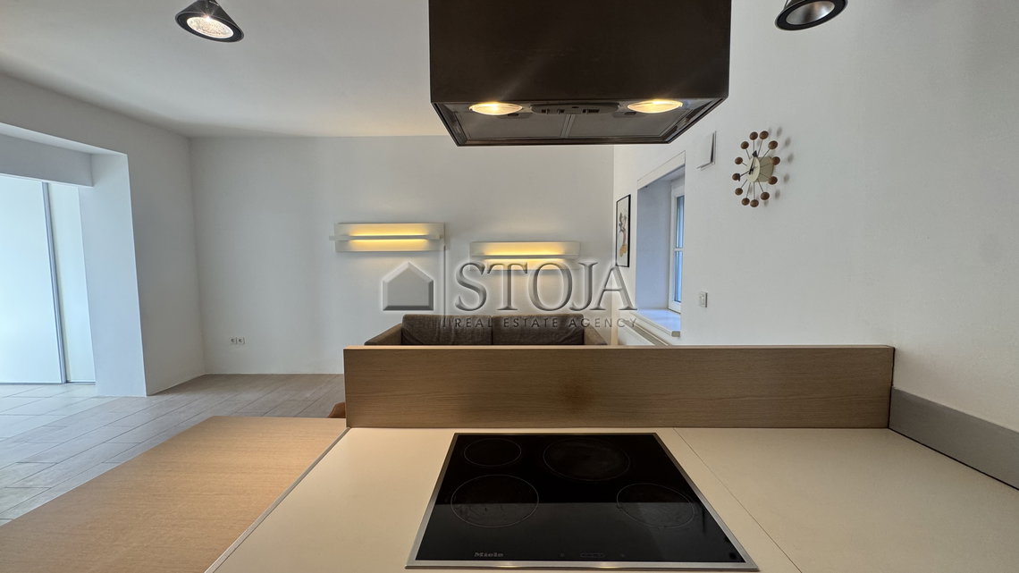 Lokacija: Ljubljana mesto, Vič-Rudnik, Trnovo