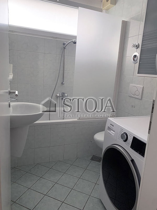 Lokacija: Ljubljana mesto, Bežigrad, Savsko naselje