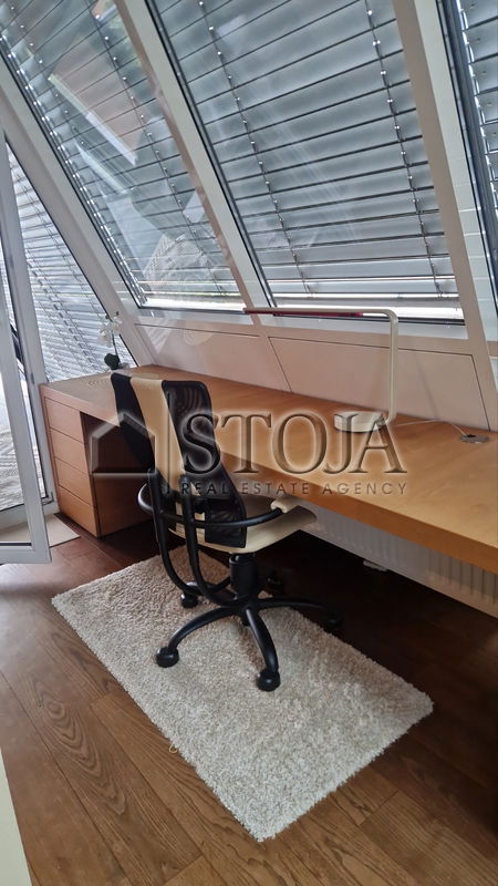 Lokacija: Ljubljana mesto, Center, Center