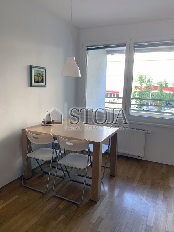 Lokacija: Ljubljana mesto, Bežigrad, Savsko naselje