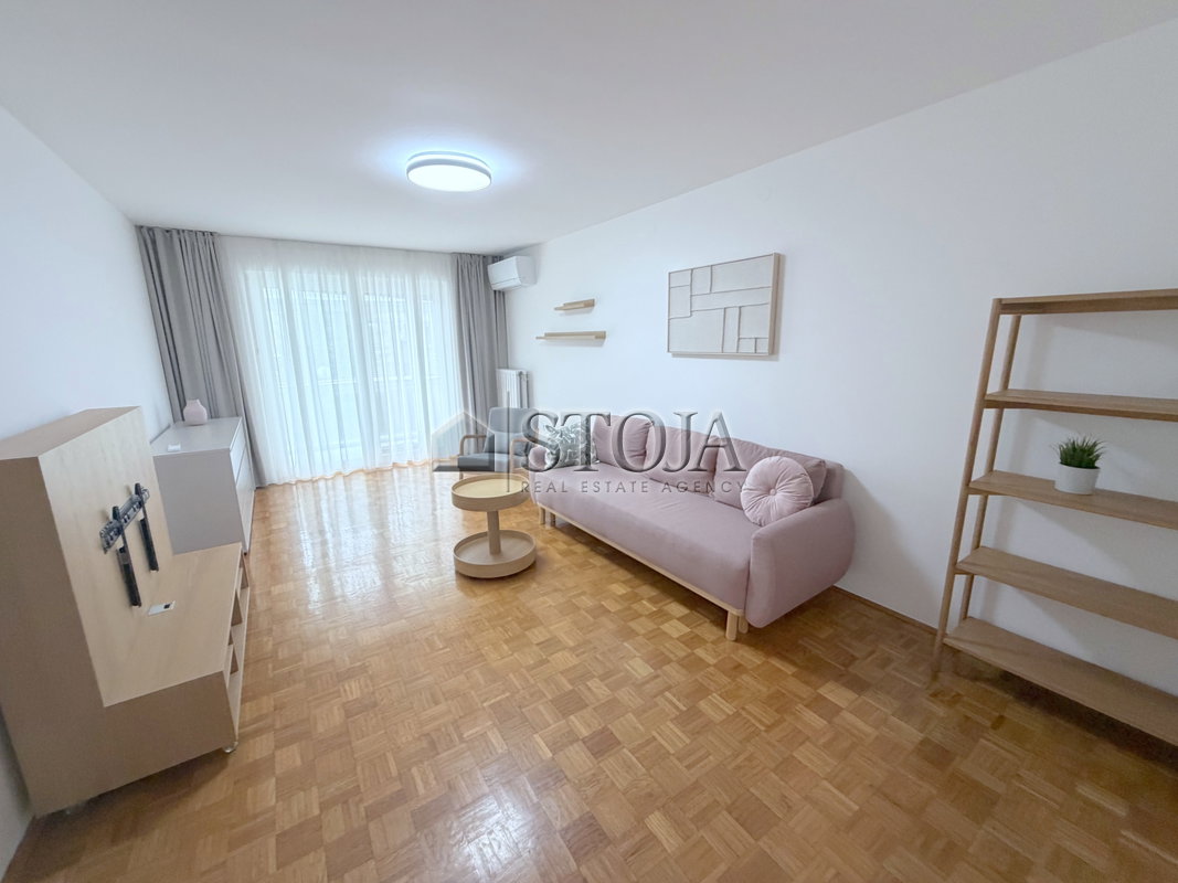 Lokacija: Ljubljana mesto, Bežigrad, Zupančičeva jama