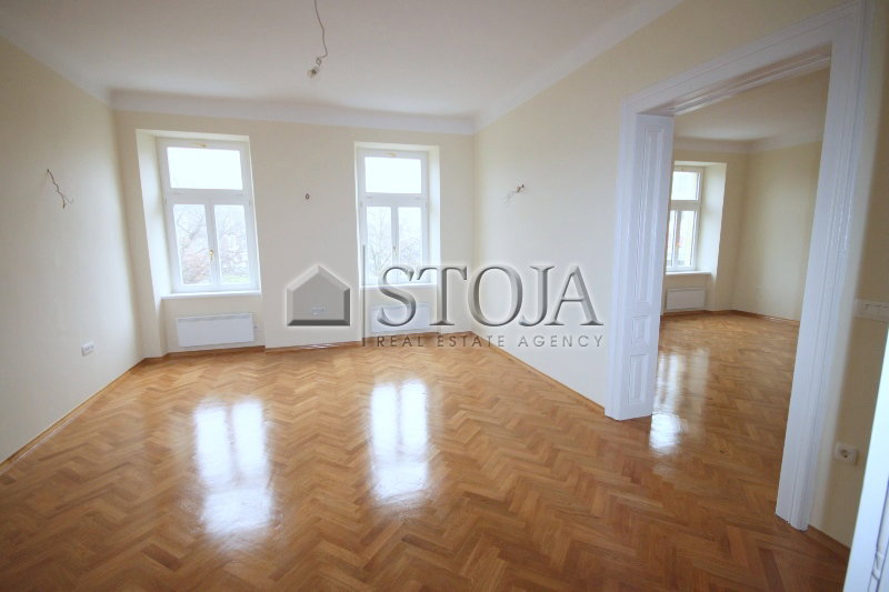 Lokacija: Ljubljana mesto, Center, Center